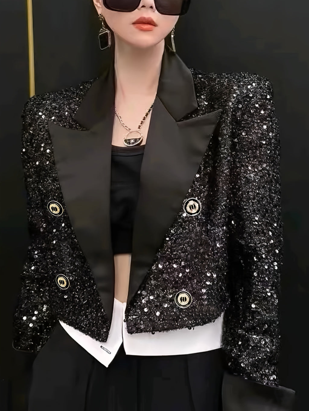 Cropped Chanel-Style Blazer With A Sequined Cardigan And Long Sleeves