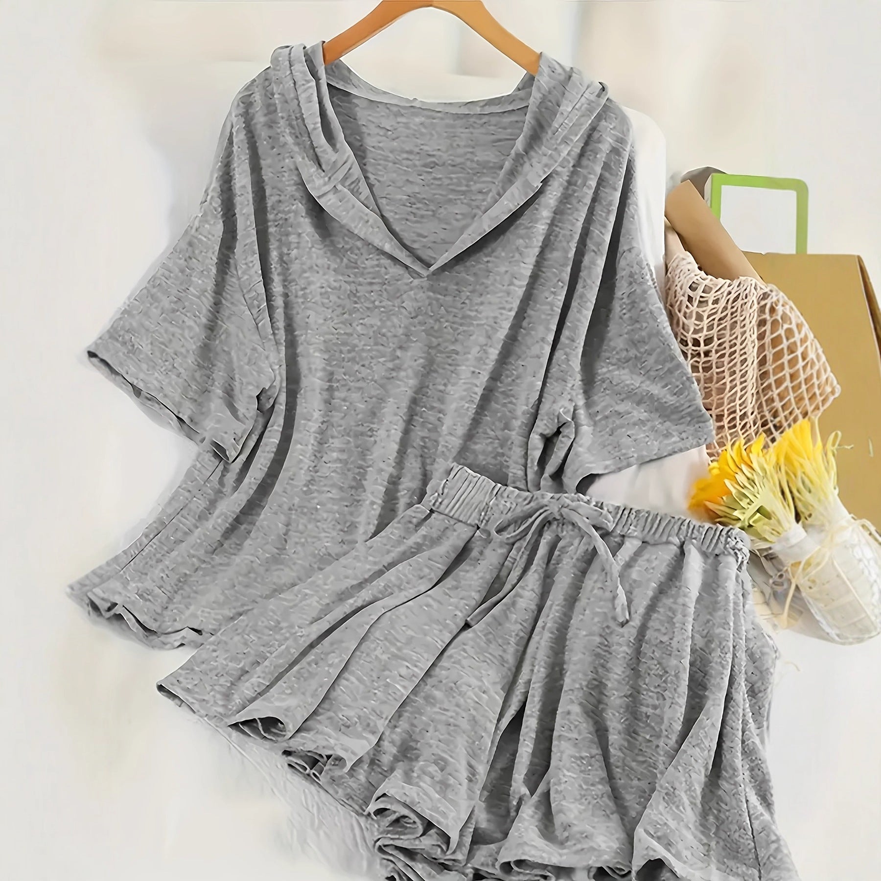 Loose-Fitting Stylish Western-Style Two-Piece Set Featuring A Hooded Short-Sleeved Skirt And Pants