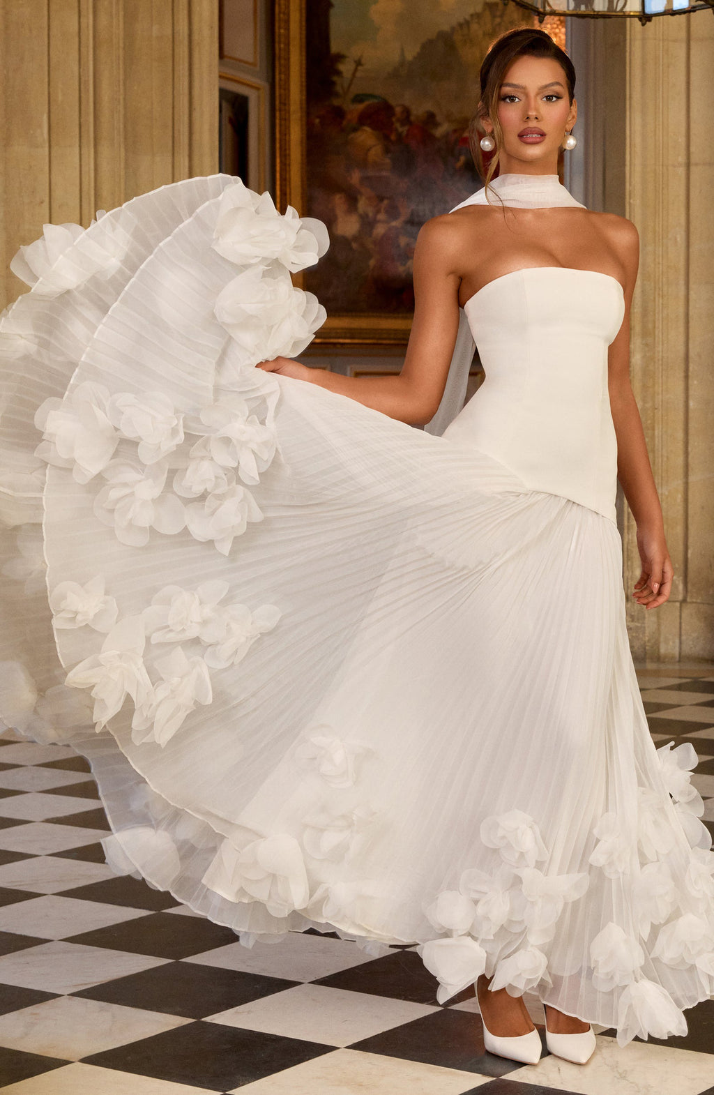 Three-Dimensional Petal-Style Strapless Floor-Length Waist-Cinching Dress